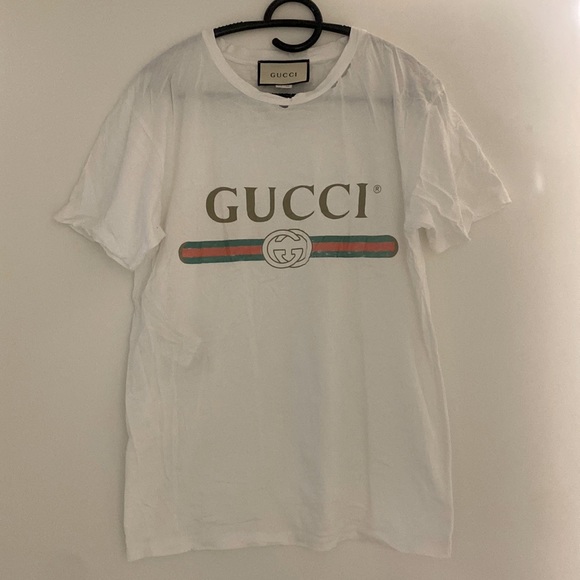 Like New - Authentic Gucci oversized logo t-shirt - Picture 3 of 11